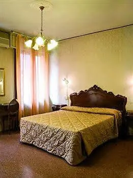 Stella Alpina Edelweiss Hotel Venezia